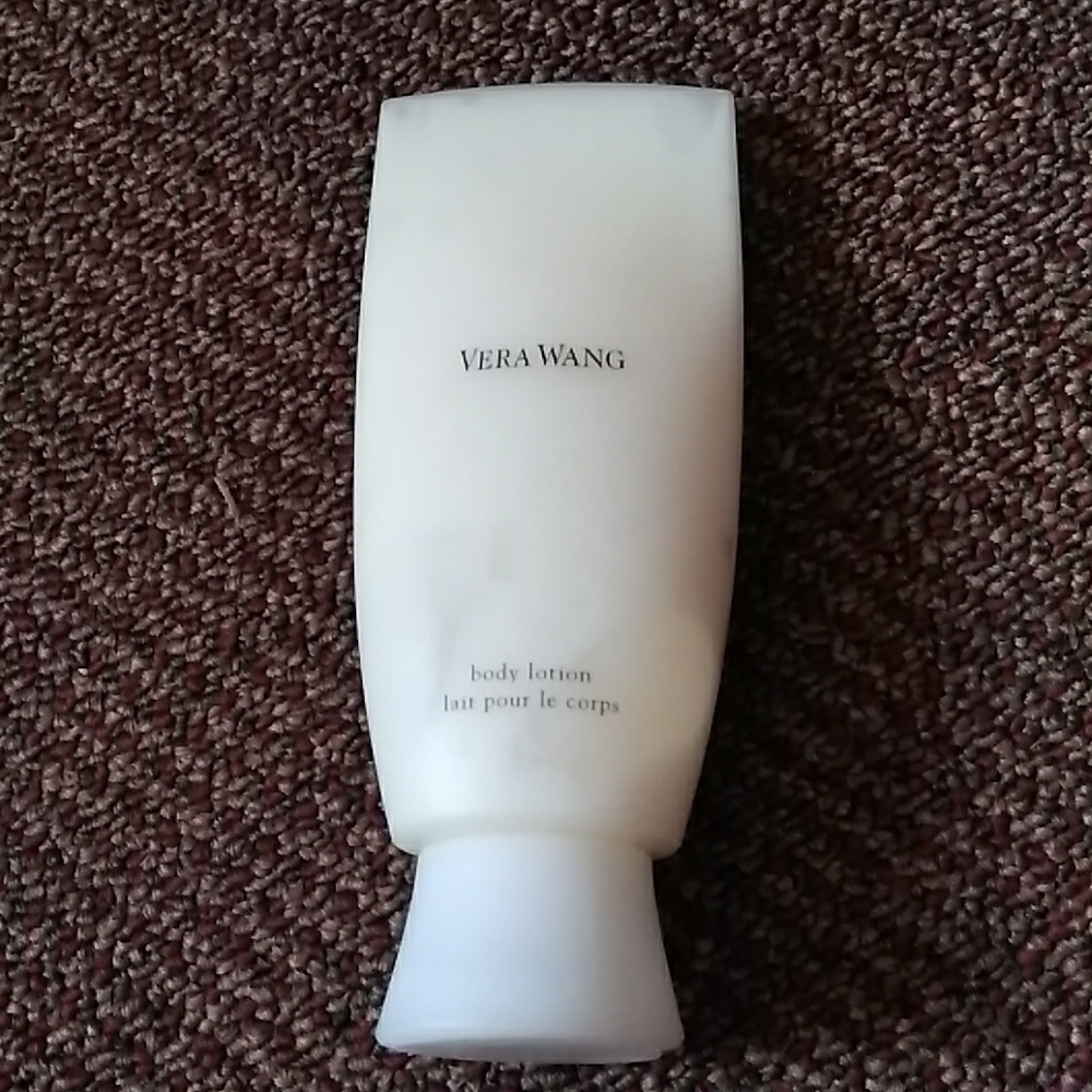 Vera wang body lotion
